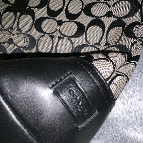 New COACH Signature Satchel/Crossbody - Picture 6 of 8